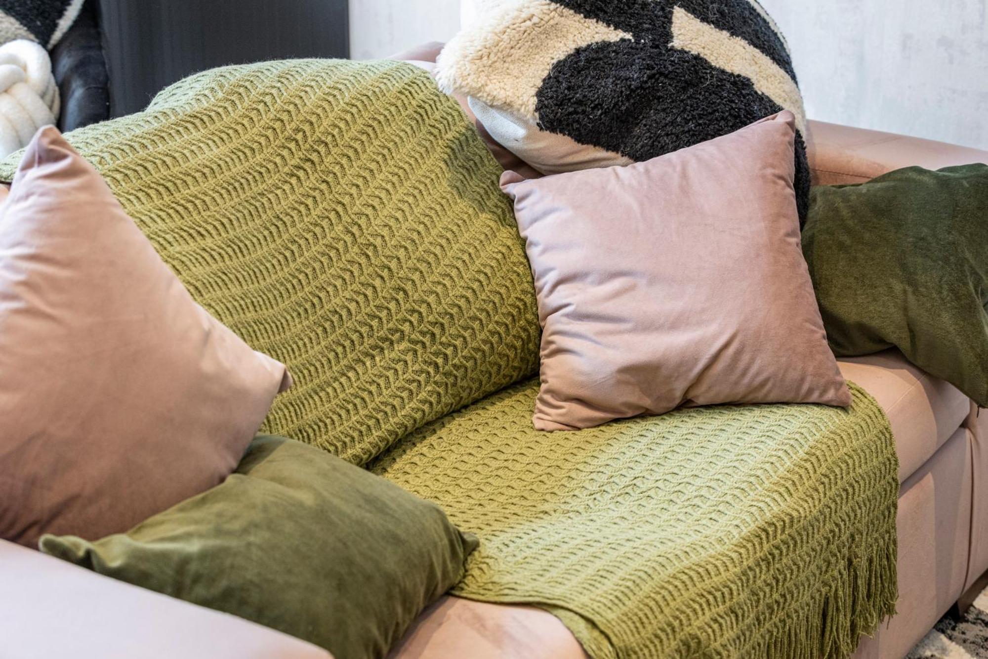 Unwind In Style 2Br With Cozy Backyard For Groups Apartment London Bagian luar foto