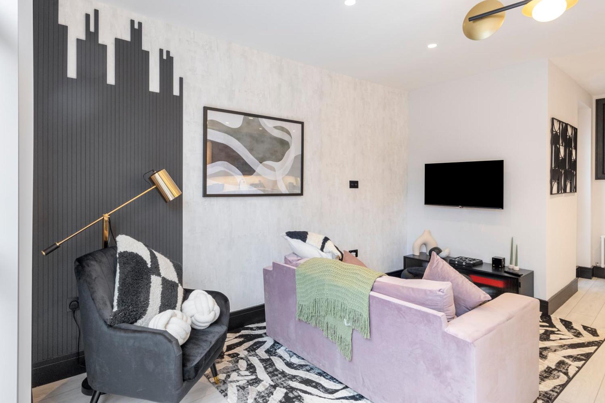 Unwind In Style 2Br With Cozy Backyard For Groups Apartment London Bagian luar foto